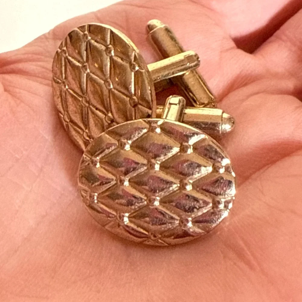Vintage mid century modern Gold tone quilted slant shank oval cufflink